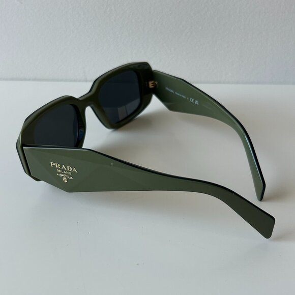 NEW IN BOX Prada Rectangle Green Acetate Sunglasses - Picture 4 of 6